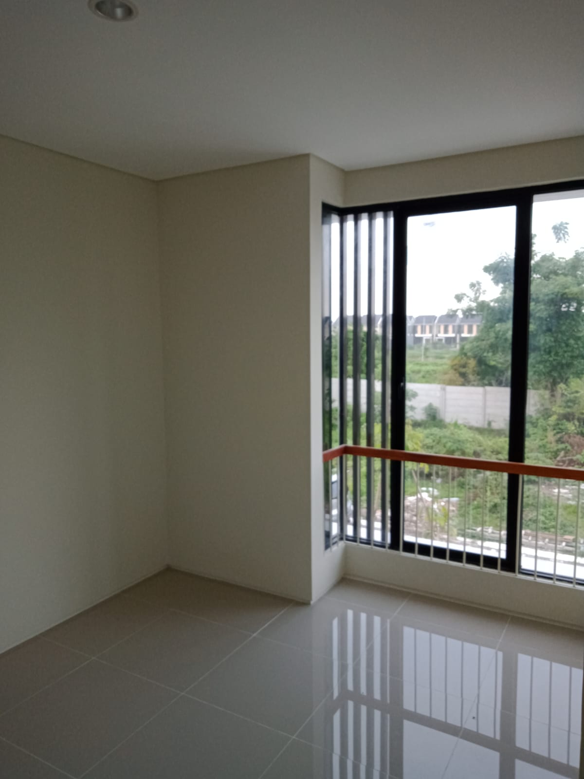 Dijual Rumah Baru 2 Lantai Northwest Lake Citraland Utara Surabaya - Thumbnail 5