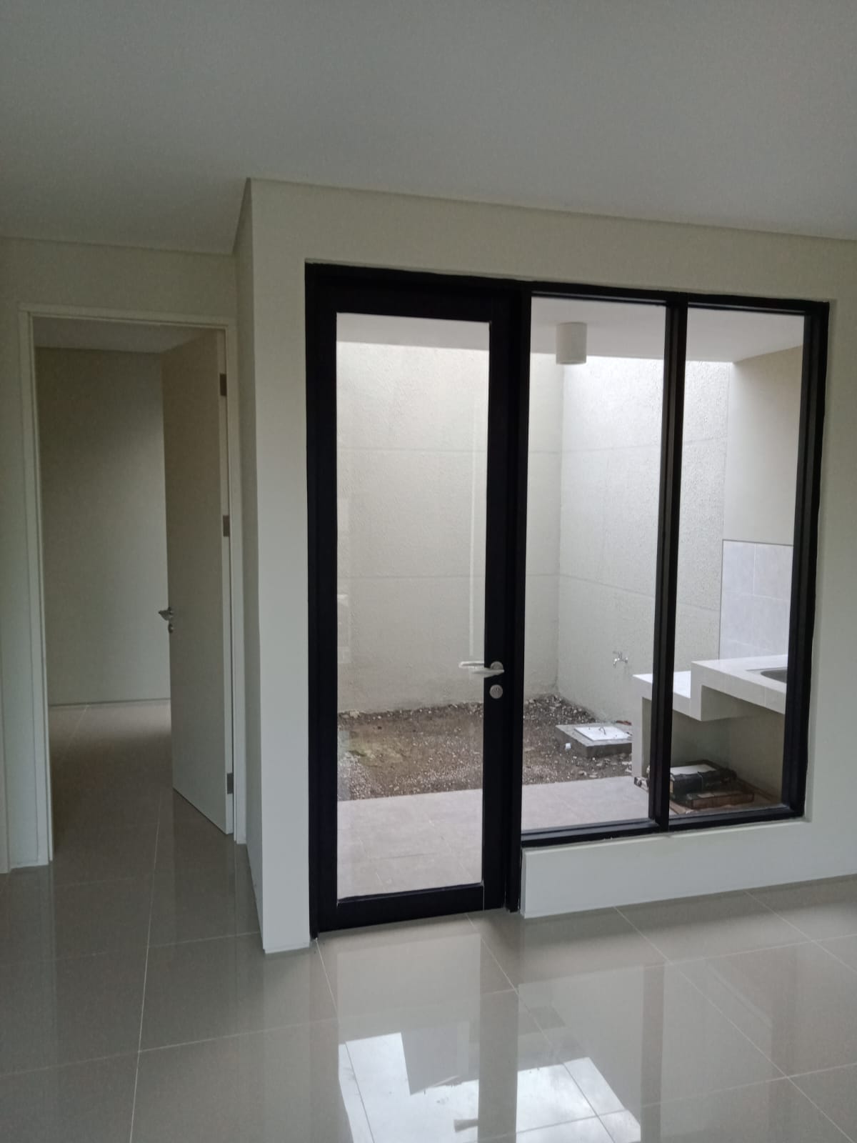 Dijual Rumah Baru 2 Lantai Northwest Lake Citraland Utara Surabaya - Thumbnail 8