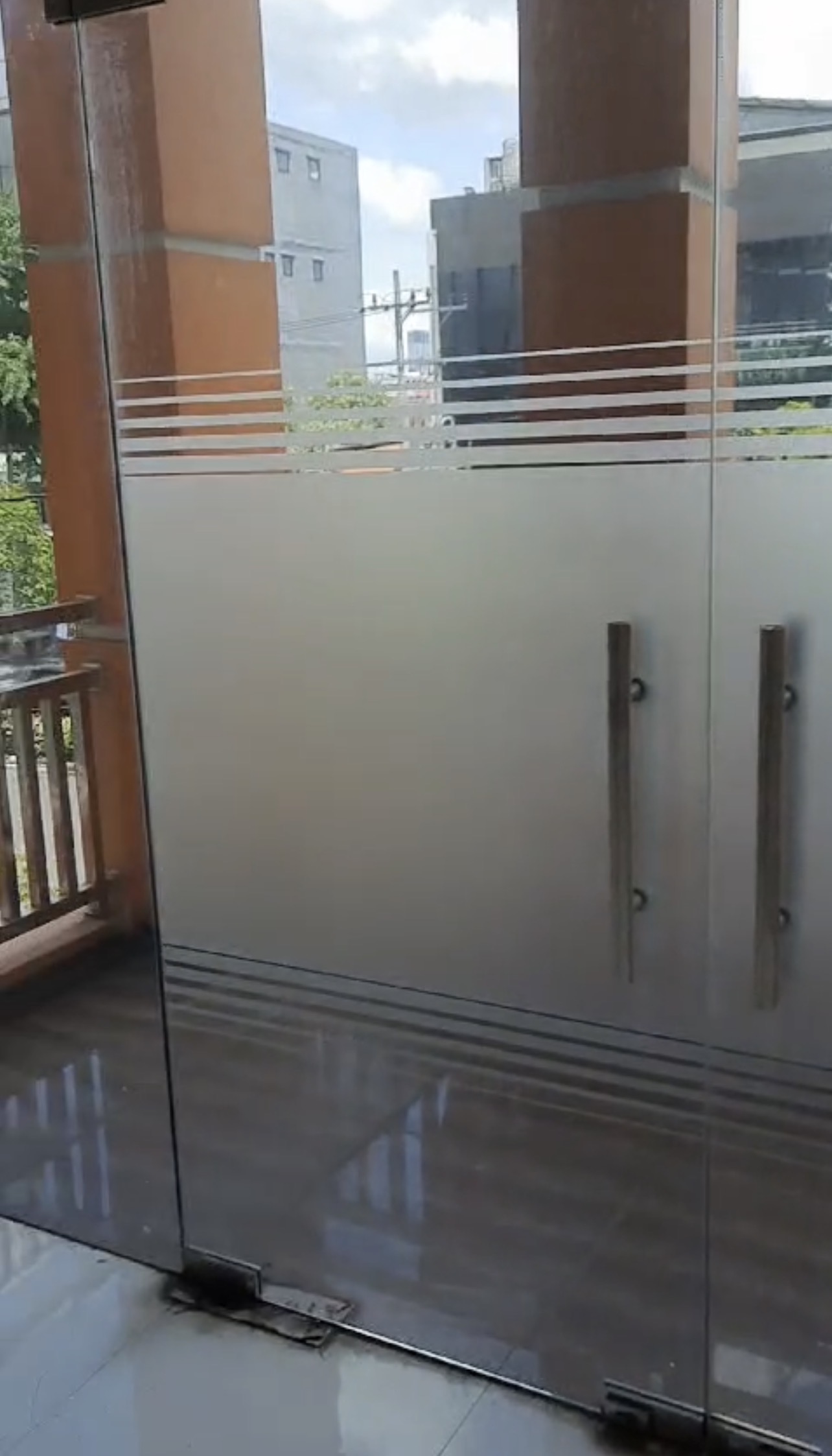 Dijual Ruko Luas Siap Pakai di Jalan Ngagel Jaya Surabaya Timur - Thumbnail 4