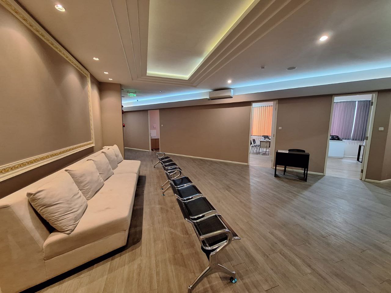 Disewakan Ruko Mewah Strategis Siap Huni di Gwalk Shop House Surabaya Barat - Thumbnail 6