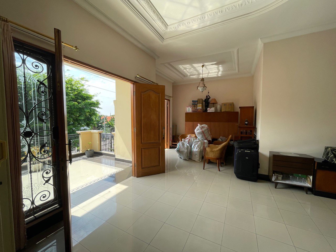 Dijual Rumah Mewah Full Furnish di Manyar Jaya Surabaya Timur - Thumbnail 2