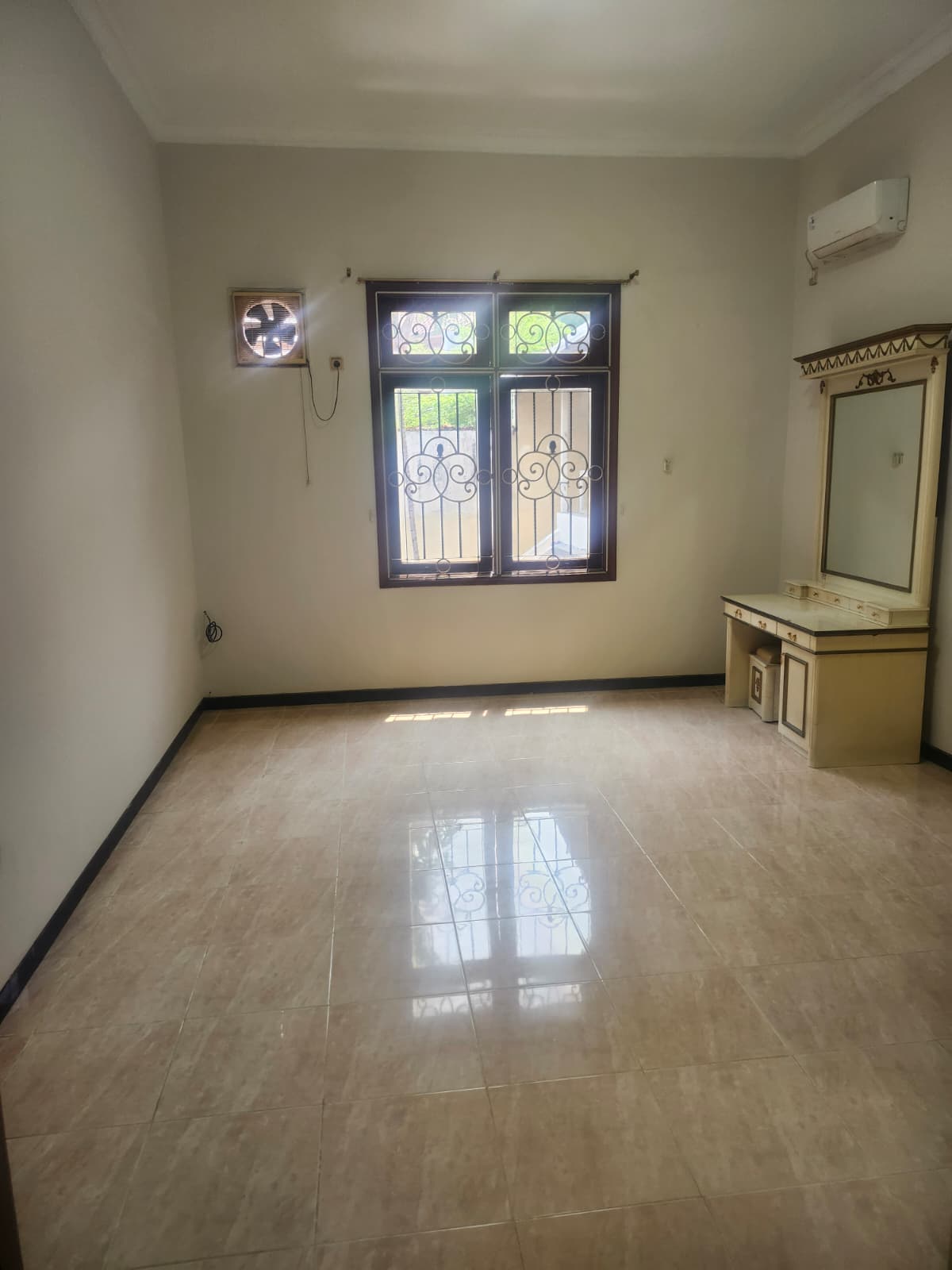 Dijual / Disewakan Rumah Mewah 2 Lantai Villa Bukit Mas Lokasi Premium Surabaya Barat - Thumbnail 6