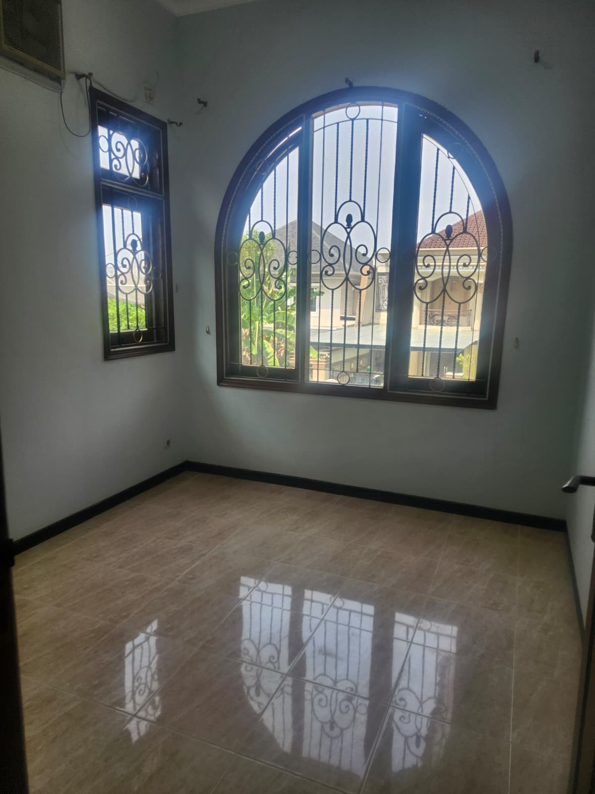 Dijual / Disewakan Rumah Mewah 2 Lantai Villa Bukit Mas Lokasi Premium Surabaya Barat - Thumbnail 8