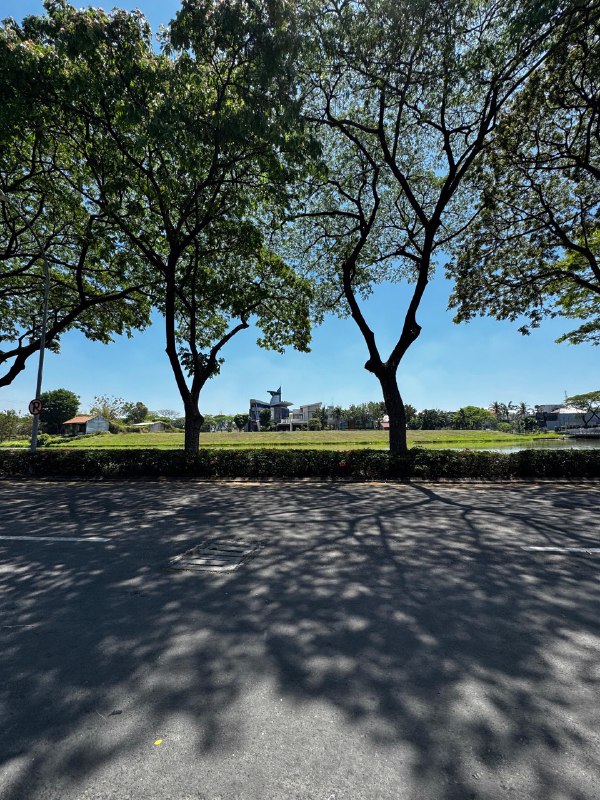 Disewakan Tanah Kavling Komersial di Raya Bukit Telaga Golf Citraland Surabaya Barat - Image 1