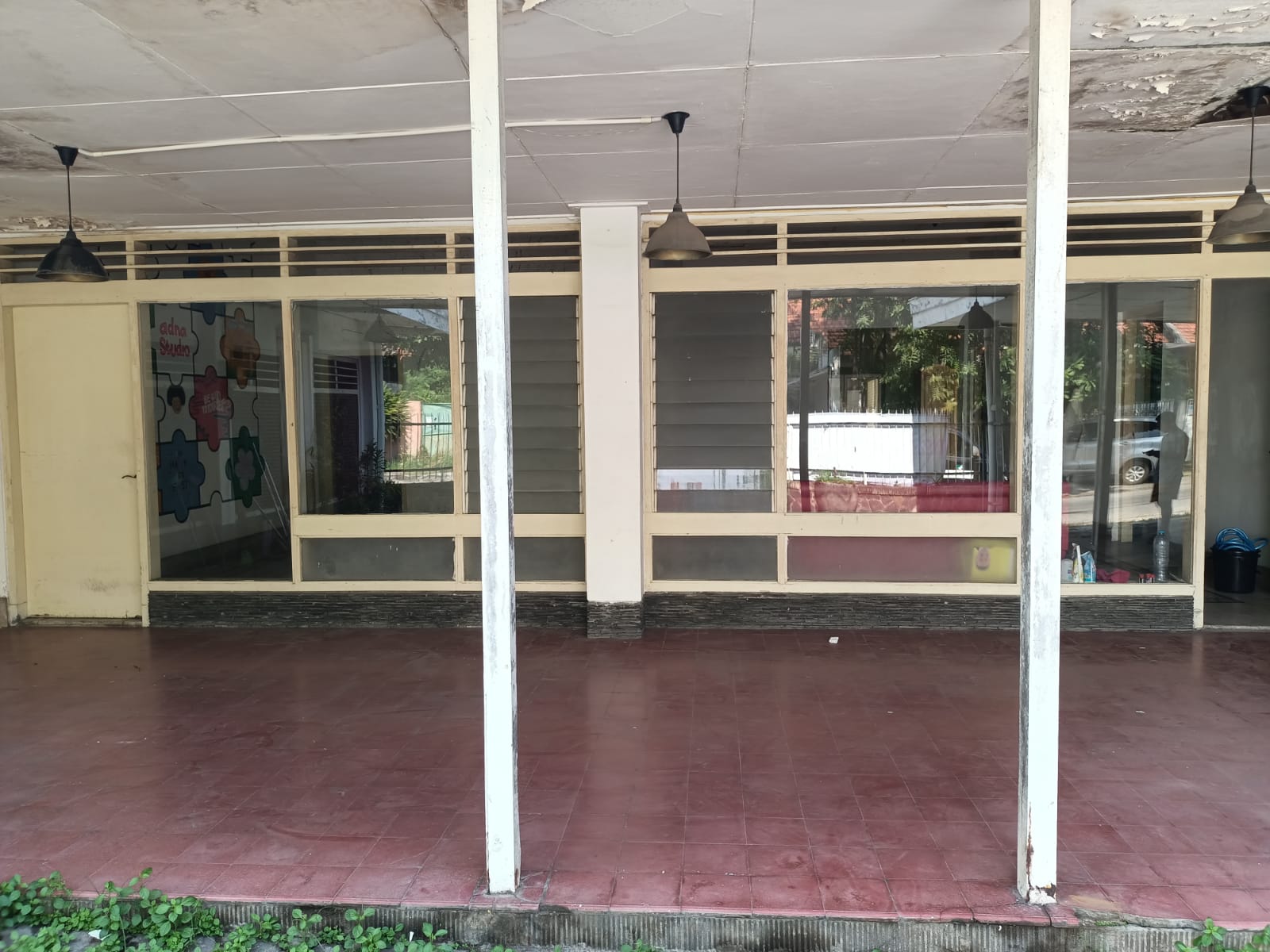 Disewakan Rumah Luas Siap Huni di Doktor Wahidin Surabaya Pusat - Thumbnail 3