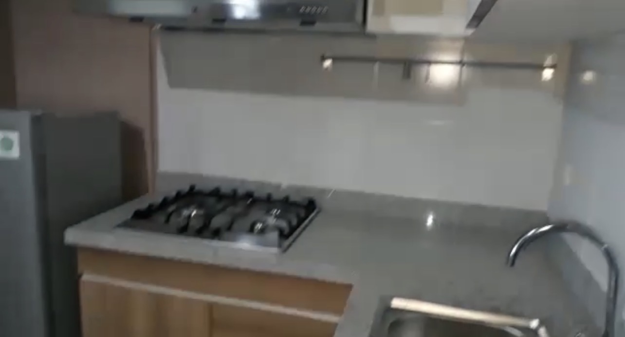 Disewakan Apartemen Mewah Grand Sungkono Lagoon Furnished di Surabaya Barat - Thumbnail 3