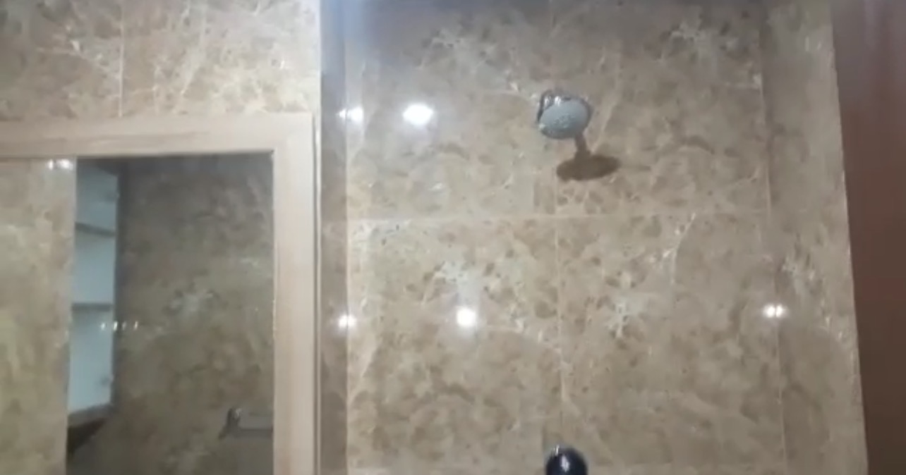 Disewakan Apartemen Mewah Grand Sungkono Lagoon Furnished di Surabaya Barat - Thumbnail 4