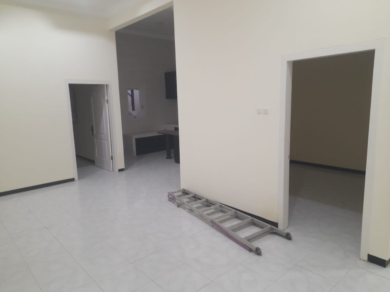 Dijual/Disewakan Rumah Siap Huni di Jalan Kutisari Surabaya Timur - Thumbnail 3