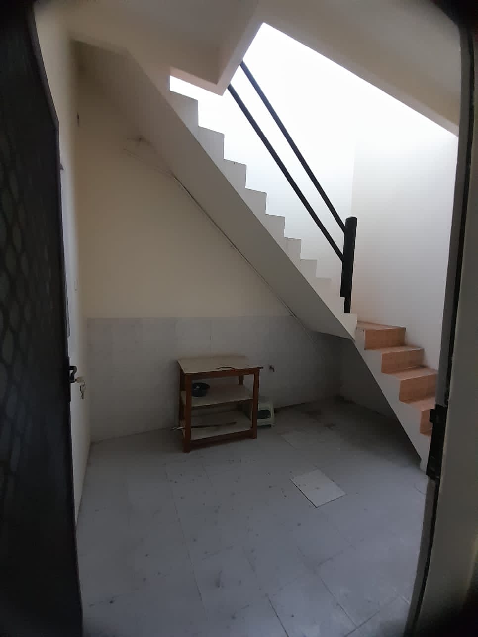 Dijual/Disewakan Rumah Siap Huni di Jalan Kutisari Surabaya Timur - Thumbnail 4