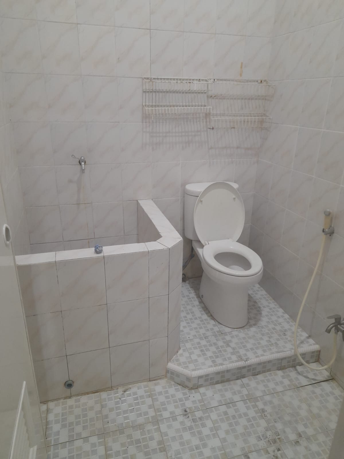 Dijual/Disewakan Rumah Siap Huni di Jalan Kutisari Surabaya Timur - Thumbnail 6