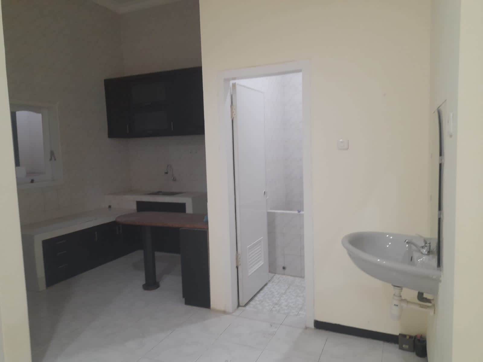 Dijual/Disewakan Rumah Siap Huni di Jalan Kutisari Surabaya Timur - Thumbnail 8