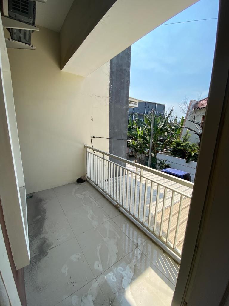 Dijual Rumah Furnished Siap Huni di Jalan Kutisari Surabaya Timur - Thumbnail 8