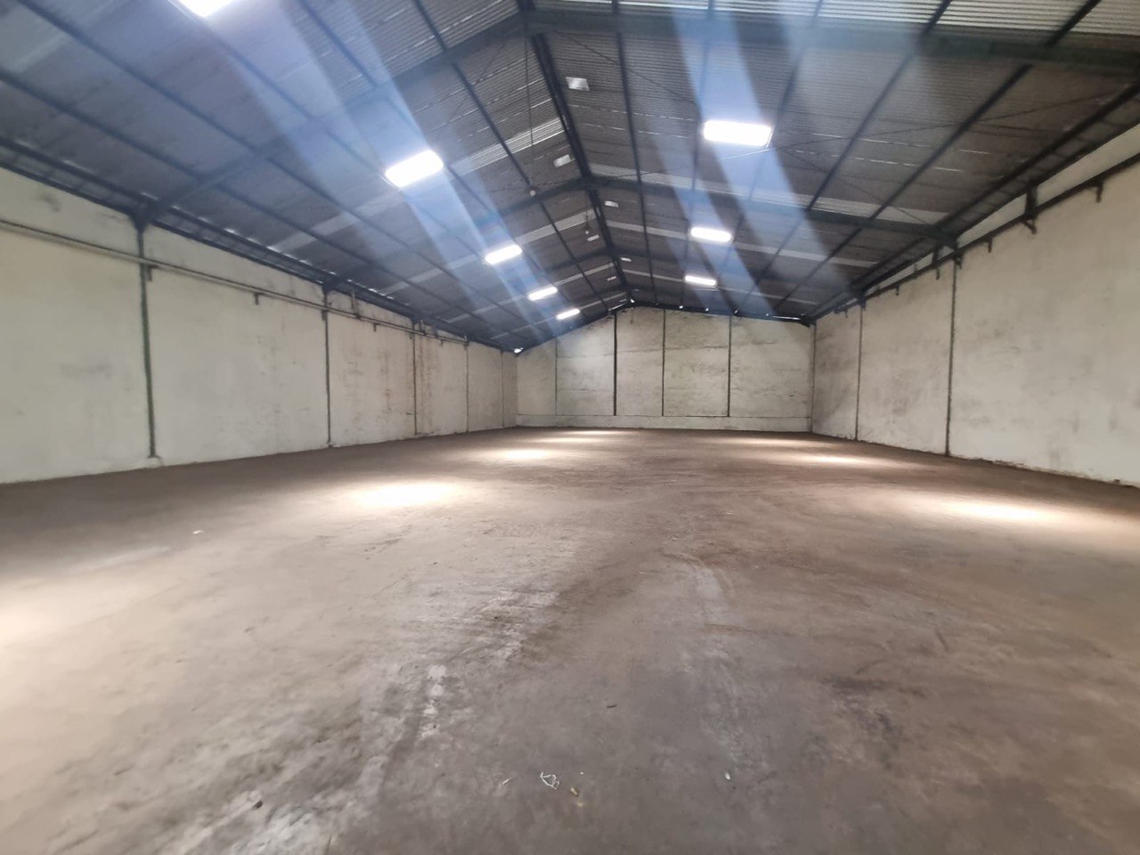 Disewakan Gudang Luas Strategis di Margomulyo Antropolis Surabaya Barat - Thumbnail 2