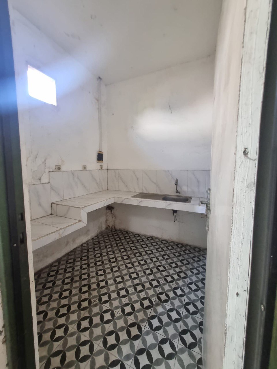 Disewakan Gudang Luas Strategis di Margomulyo Antropolis Surabaya Barat - Thumbnail 4