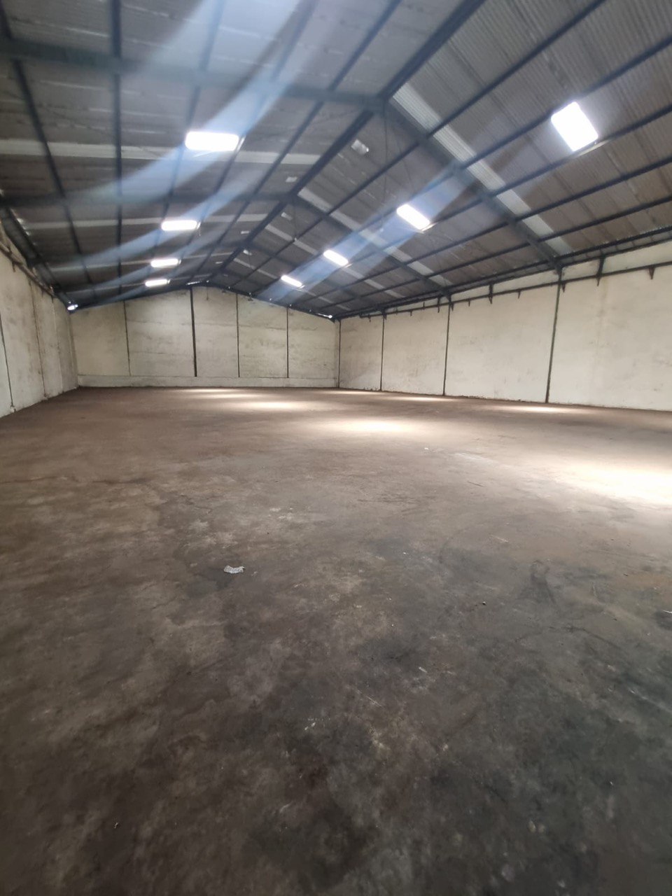 Disewakan Gudang Luas Strategis di Margomulyo Antropolis Surabaya Barat - Thumbnail 6