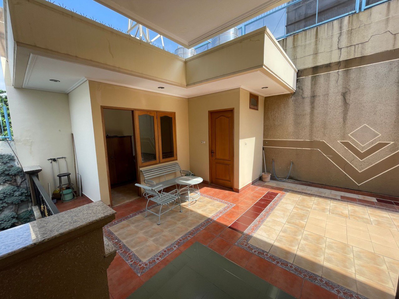 Dijual Rumah Mewah Full Furnish di Manyar Jaya Surabaya Timur - Thumbnail 7