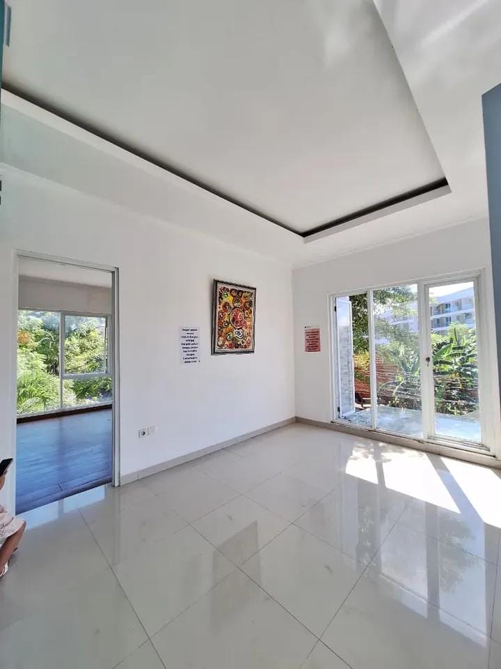 Dijual Rumah Mewah Plus Swimming Pool Denpasar Bali dekat Sunset Road - Thumbnail 4