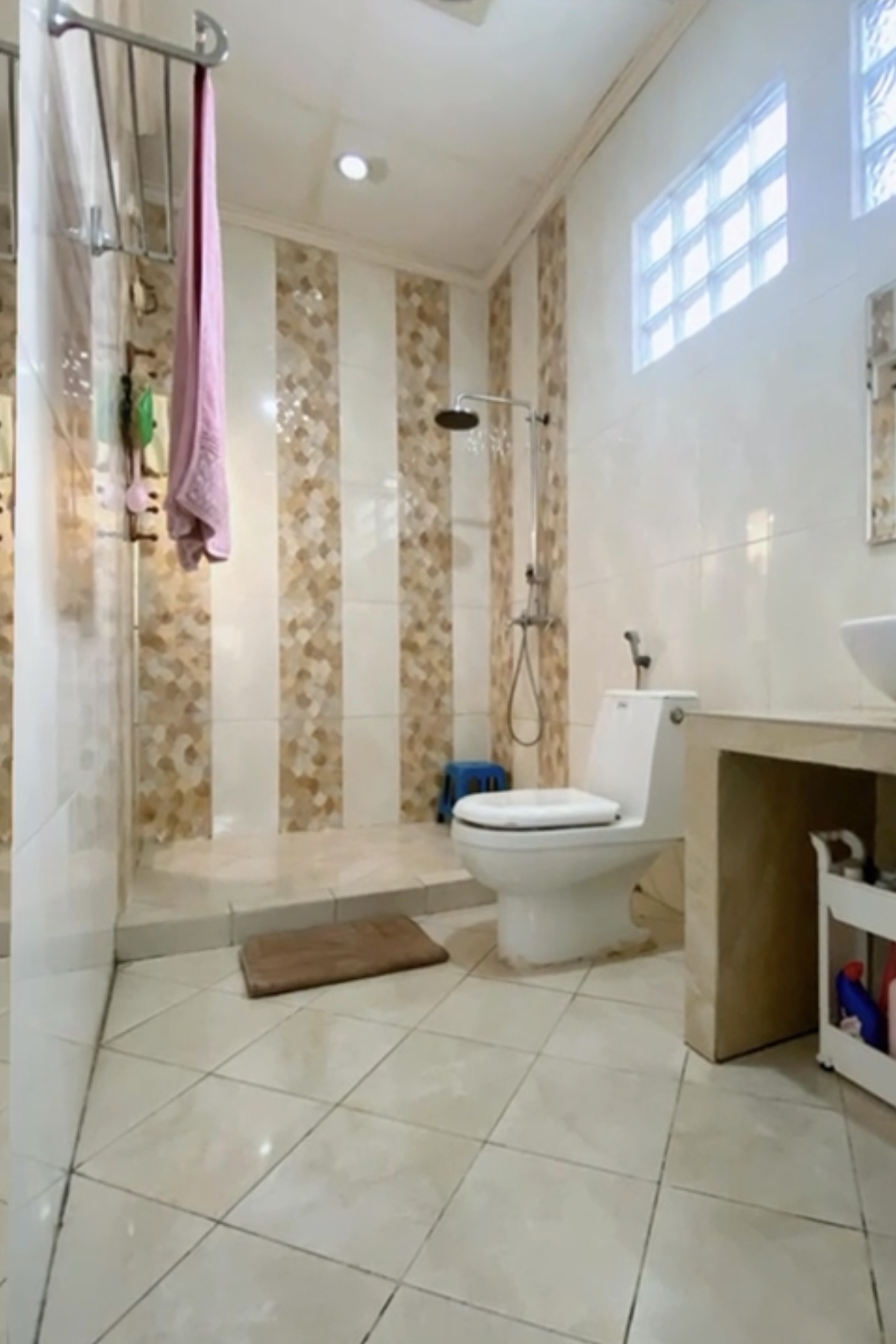 Dijual/Disewakan Rumah Siap Huni di Jalan Gubeng Kertajaya Surabaya Timur - Thumbnail 5