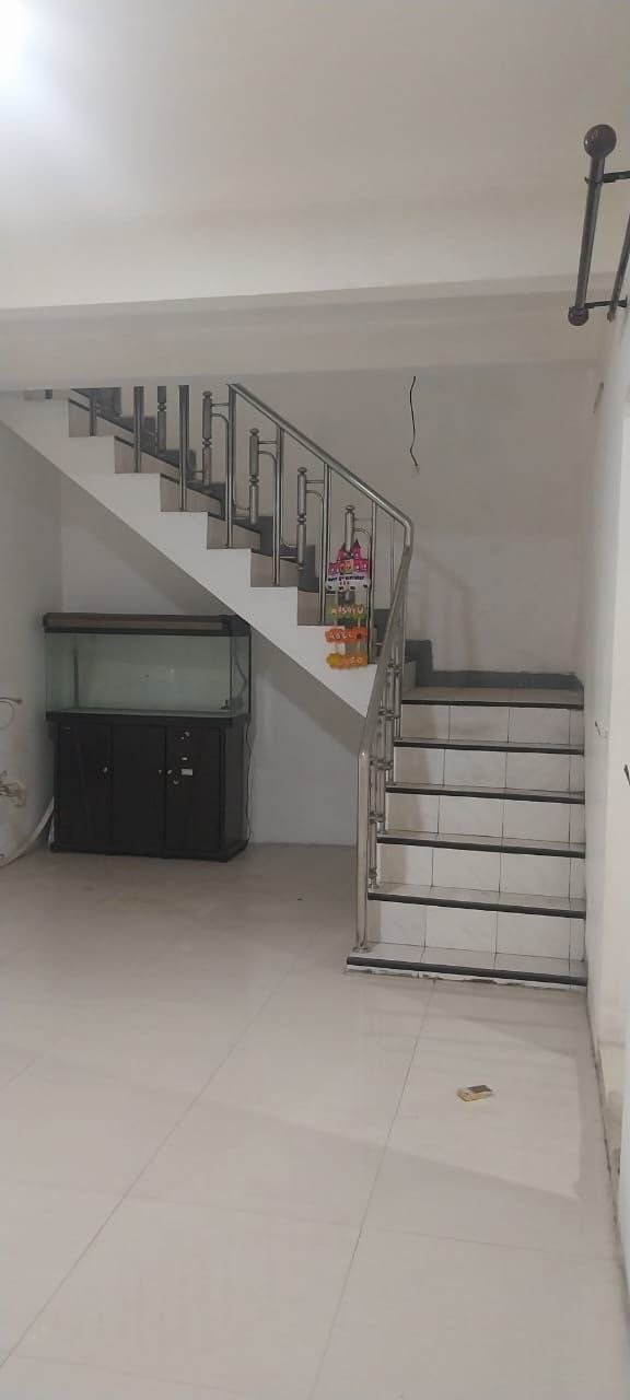 Disewakan Rumah Siap Huni di Jalan Raya Nginden Surabaya Timur - Thumbnail 2