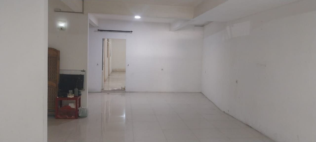 Disewakan Rumah Siap Huni di Jalan Raya Nginden Surabaya Timur - Thumbnail 3