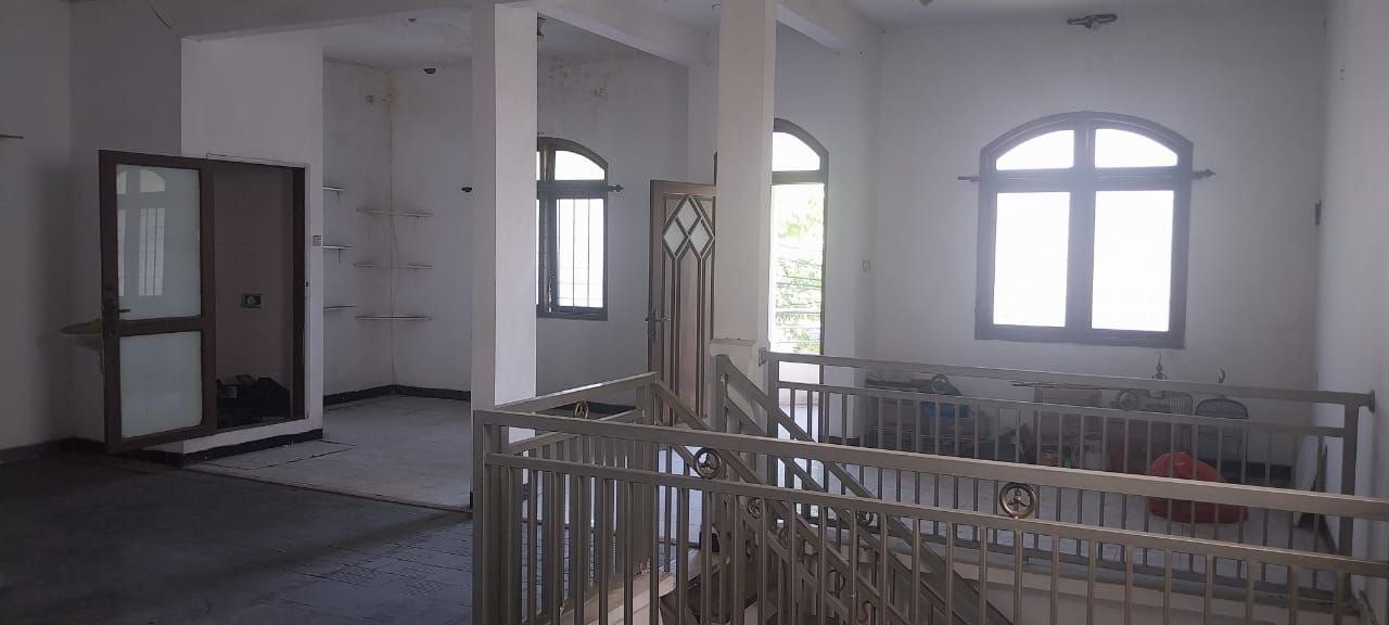 Disewakan Rumah Siap Huni di Jalan Raya Nginden Surabaya Timur - Thumbnail 4