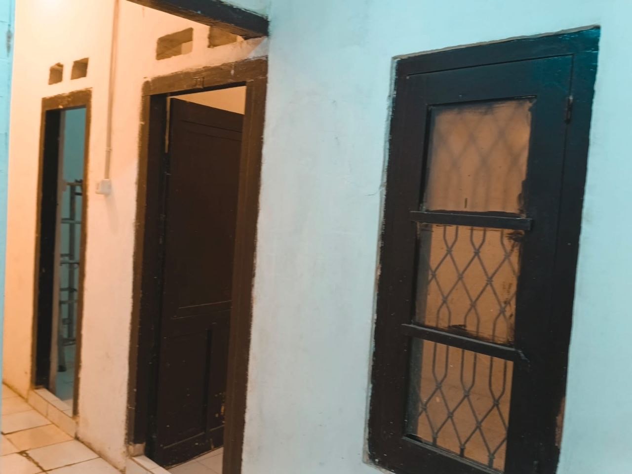 Disewakan Ruko Strategis di Jalan Dharmawangsa Surabaya Timur - Thumbnail 2