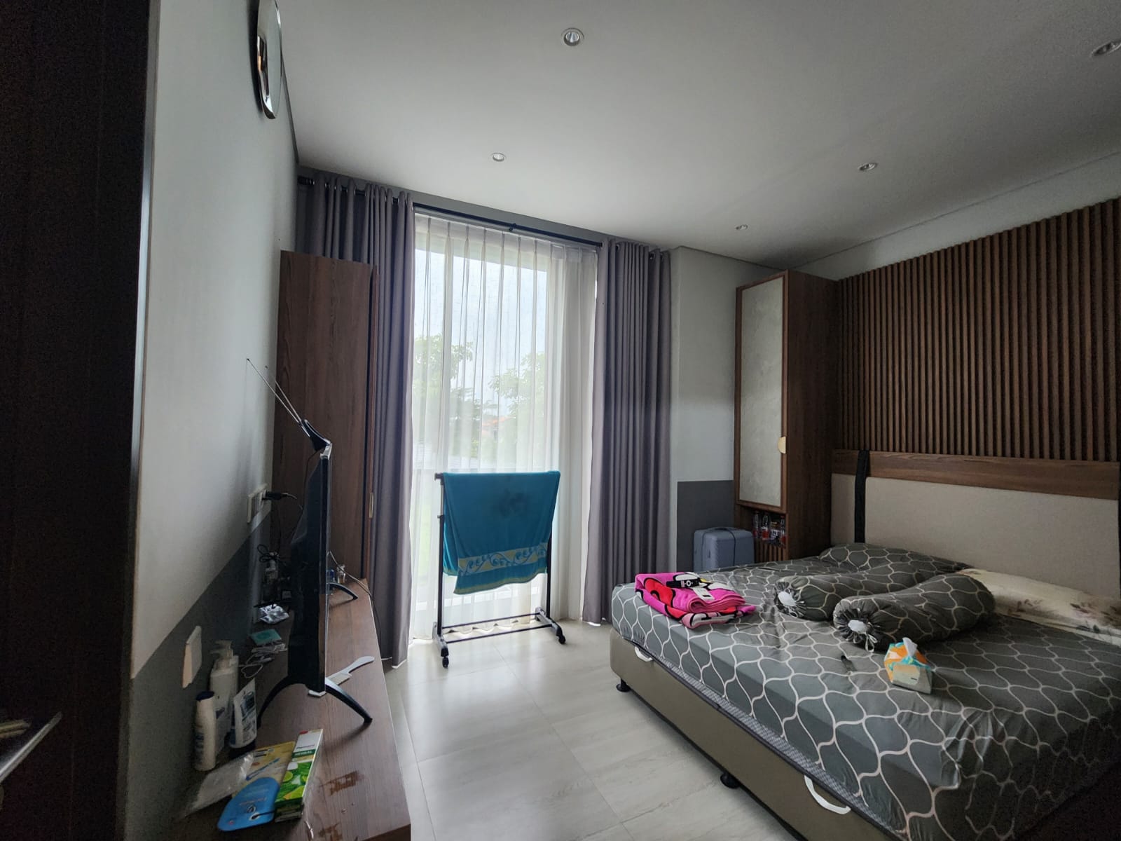 Disewakan Rumah Minimalis di Crystal Golf Citraland Surabaya Barat - Thumbnail 3