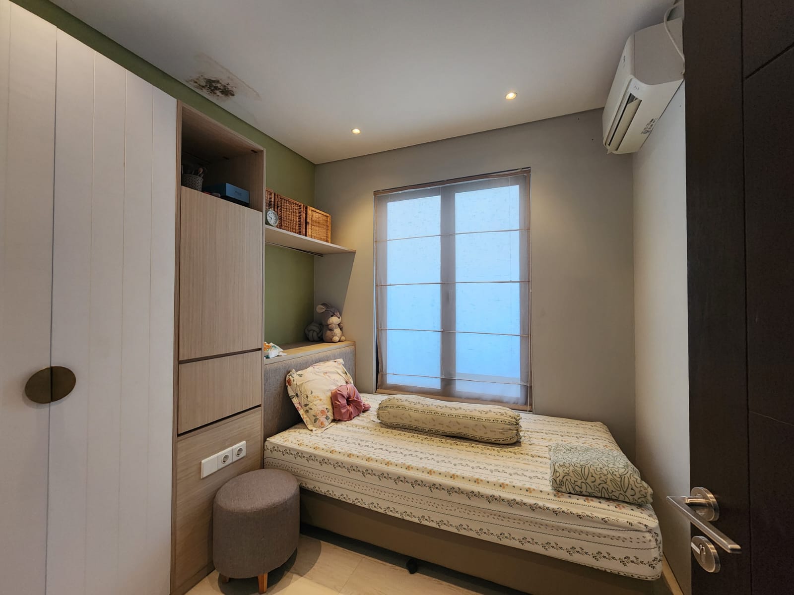 Disewakan Rumah Minimalis di Crystal Golf Citraland Surabaya Barat - Thumbnail 4