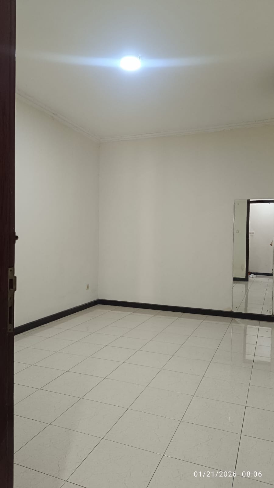 Disewakan Rumah Nyaman di Royal Park Cluster Depan Citraland Surabaya Barat - Thumbnail 4