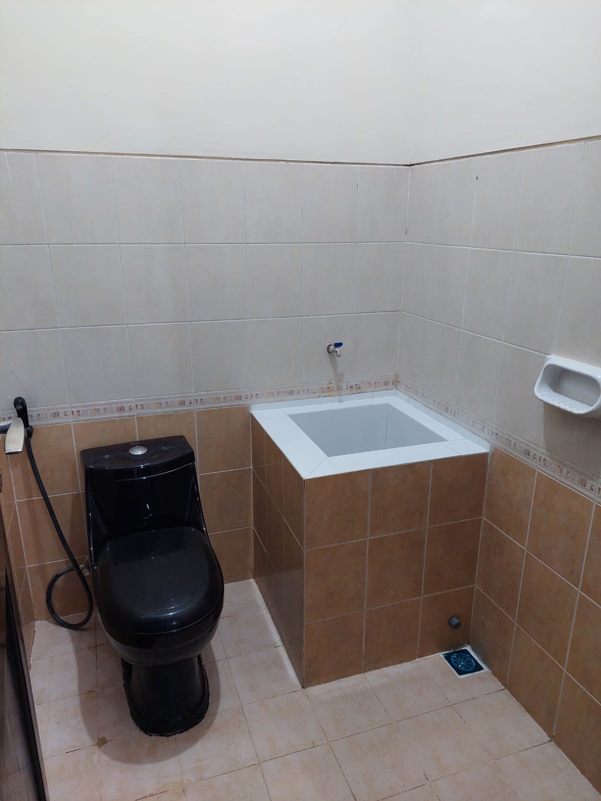 Disewakan Rumah Siap Huni di South Emerald Mansion Citraland Surabaya Barat - Thumbnail 3