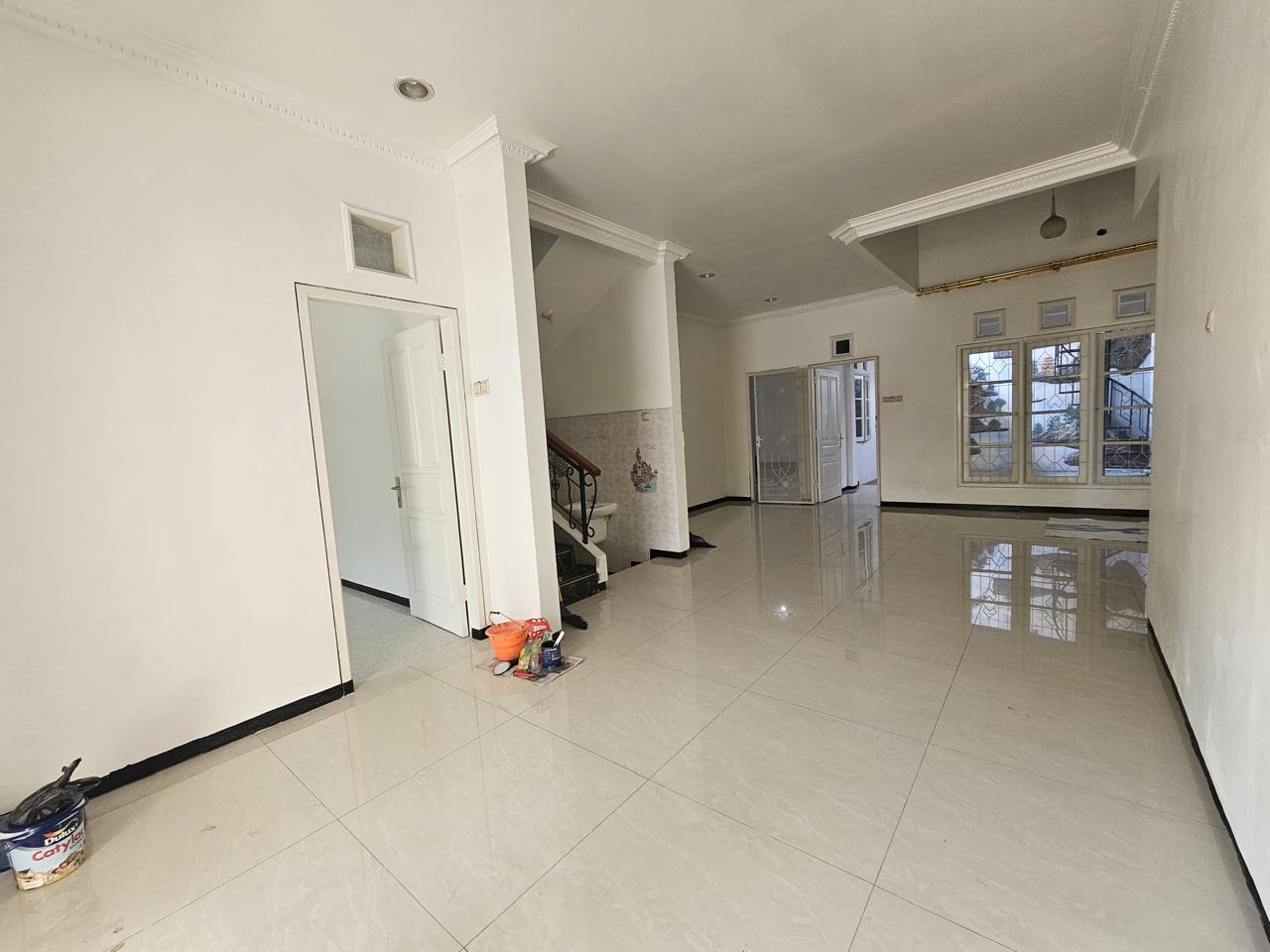 Dijual/Disewakan Rumah Mewah di Taman Ratu Dian Istana Surabaya Barat - Thumbnail 3