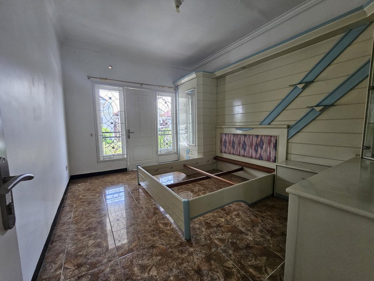 Dijual/Disewakan Rumah Mewah di Taman Ratu Dian Istana Surabaya Barat - Thumbnail 5