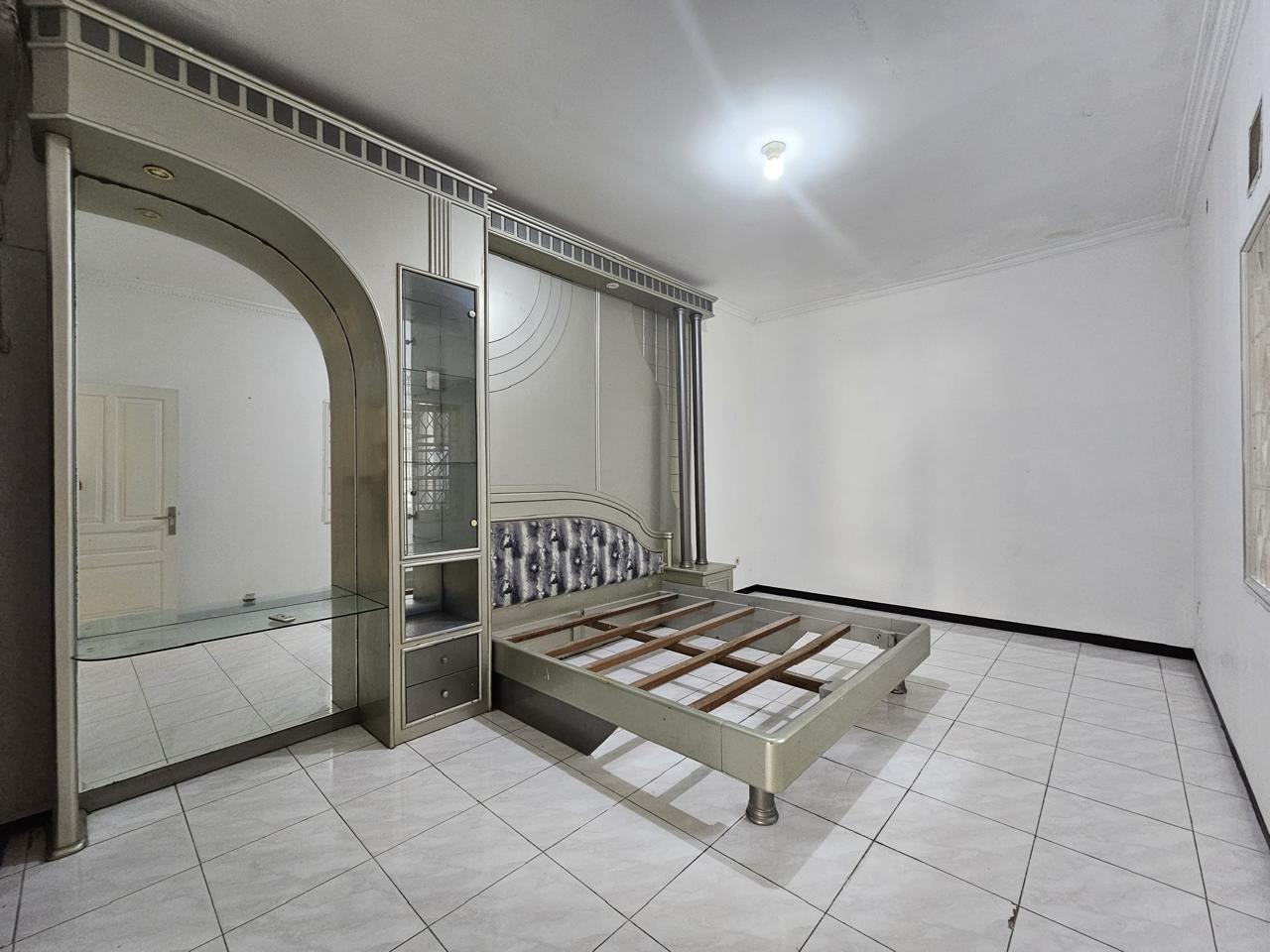 Dijual/Disewakan Rumah Mewah di Taman Ratu Dian Istana Surabaya Barat - Thumbnail 6