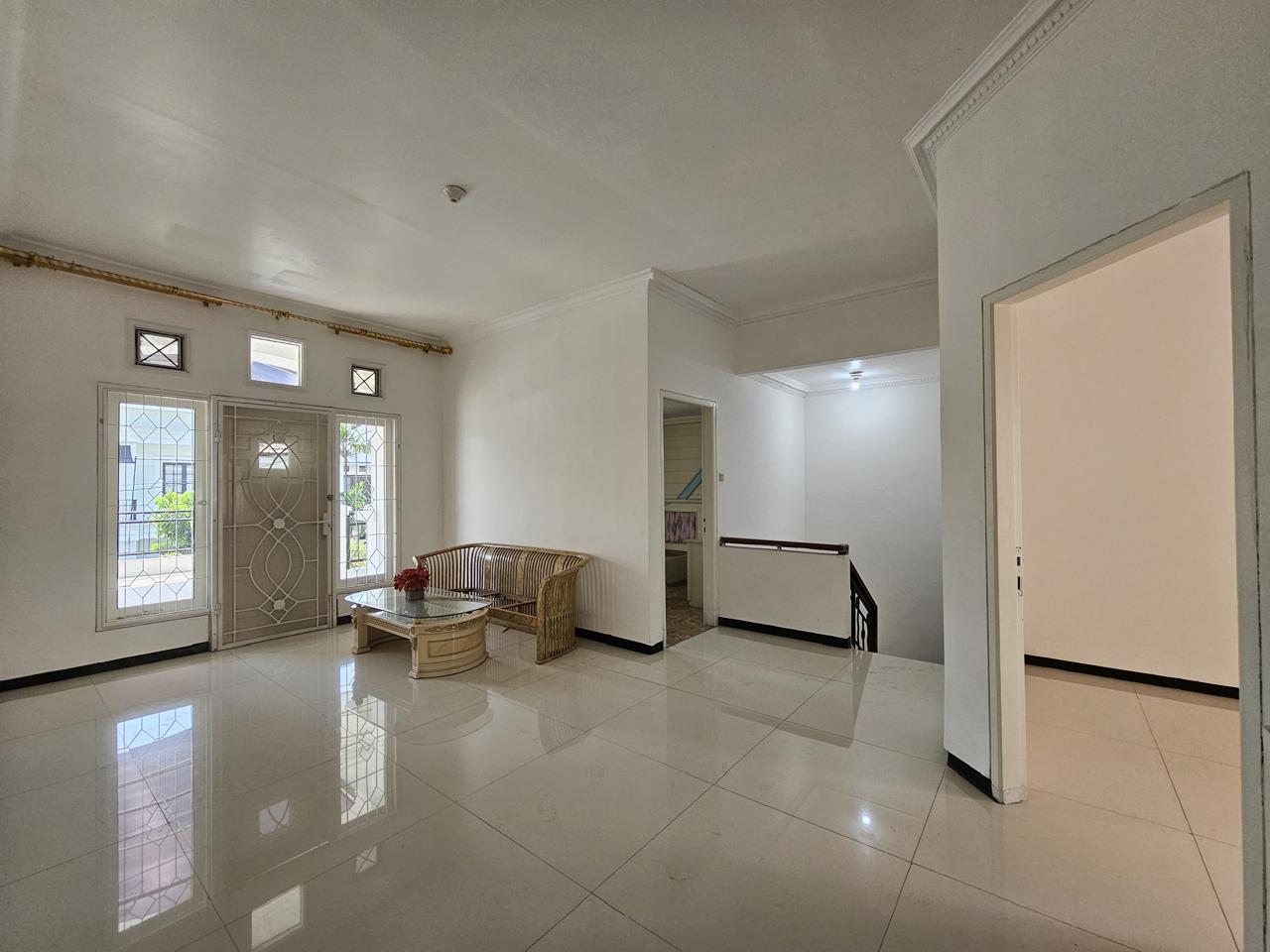 Dijual/Disewakan Rumah Mewah di Taman Ratu Dian Istana Surabaya Barat - Thumbnail 7