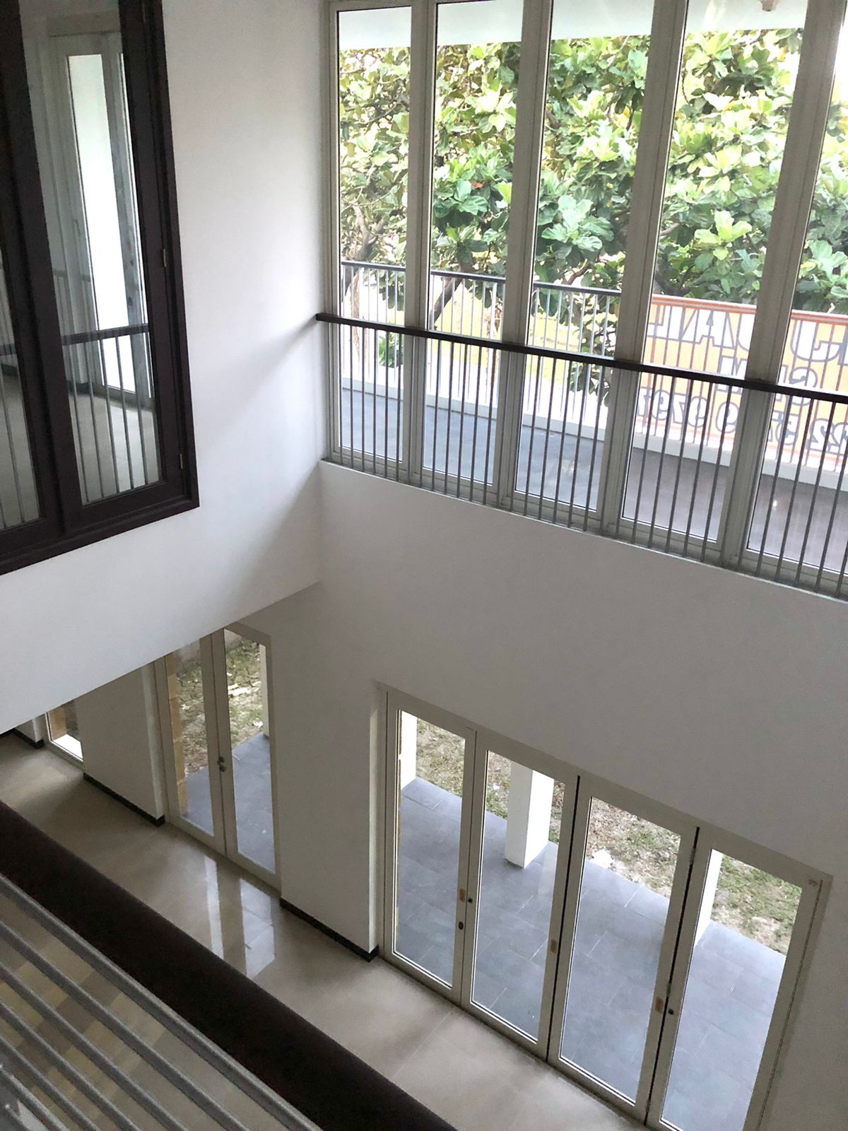 Dijual Rumah Mewah di Diamond Hill Citraland Surabaya Barat - Thumbnail 2