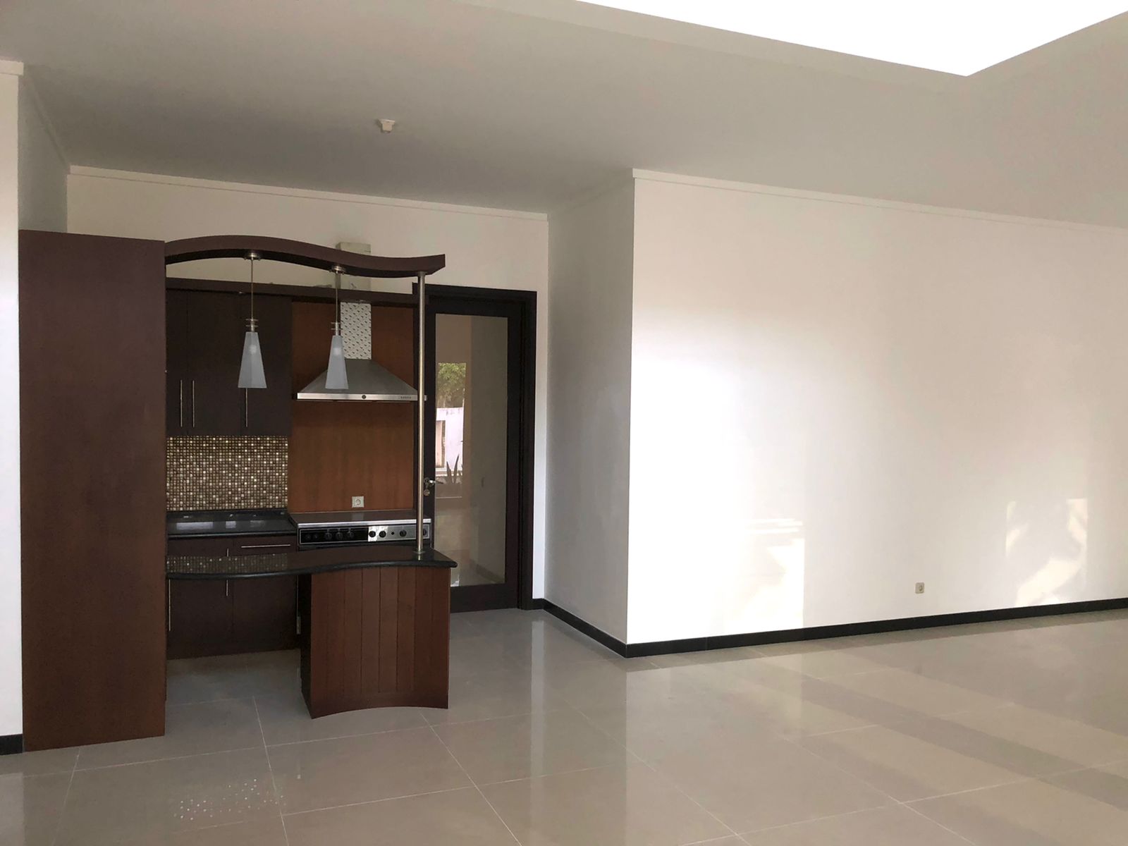 Dijual Rumah Mewah di Diamond Hill Citraland Surabaya Barat - Thumbnail 4