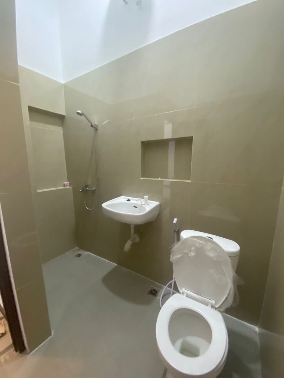 Disewakan Rumah 1 Lantai Siap Huni di Pondok Nirwana Baruk Barat Surabaya Timur - Thumbnail 3