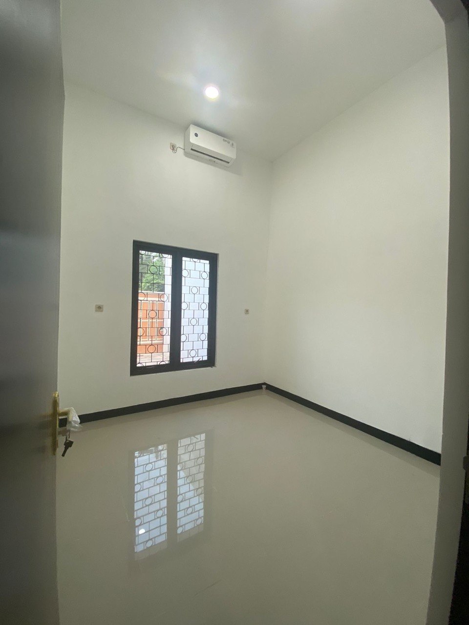 Disewakan Rumah 1 Lantai Siap Huni di Pondok Nirwana Baruk Barat Surabaya Timur - Thumbnail 5