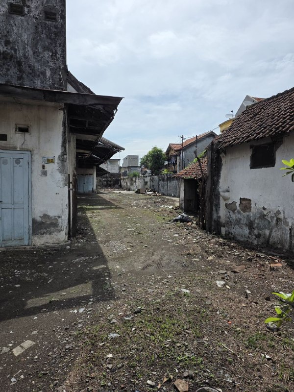 Disewakan Gudang Luas Strategis di Jalan Raya Ngaglik Surabaya Timur - Thumbnail 8