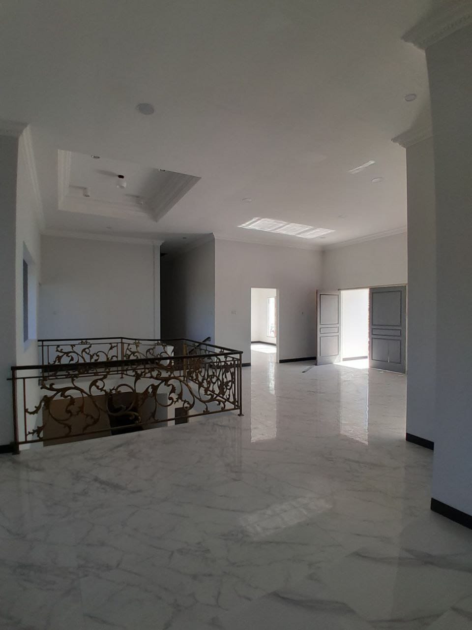 Dijual Rumah Mewah 2 Lantai Baru Gress Jemur Andayani Surabaya Selatan - Thumbnail 4