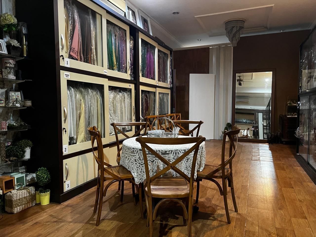 Dijual Rumah Mewah 2 Lantai Jalan Lombok Lokasi Premium Strategis Surabaya Pusat - Thumbnail 4