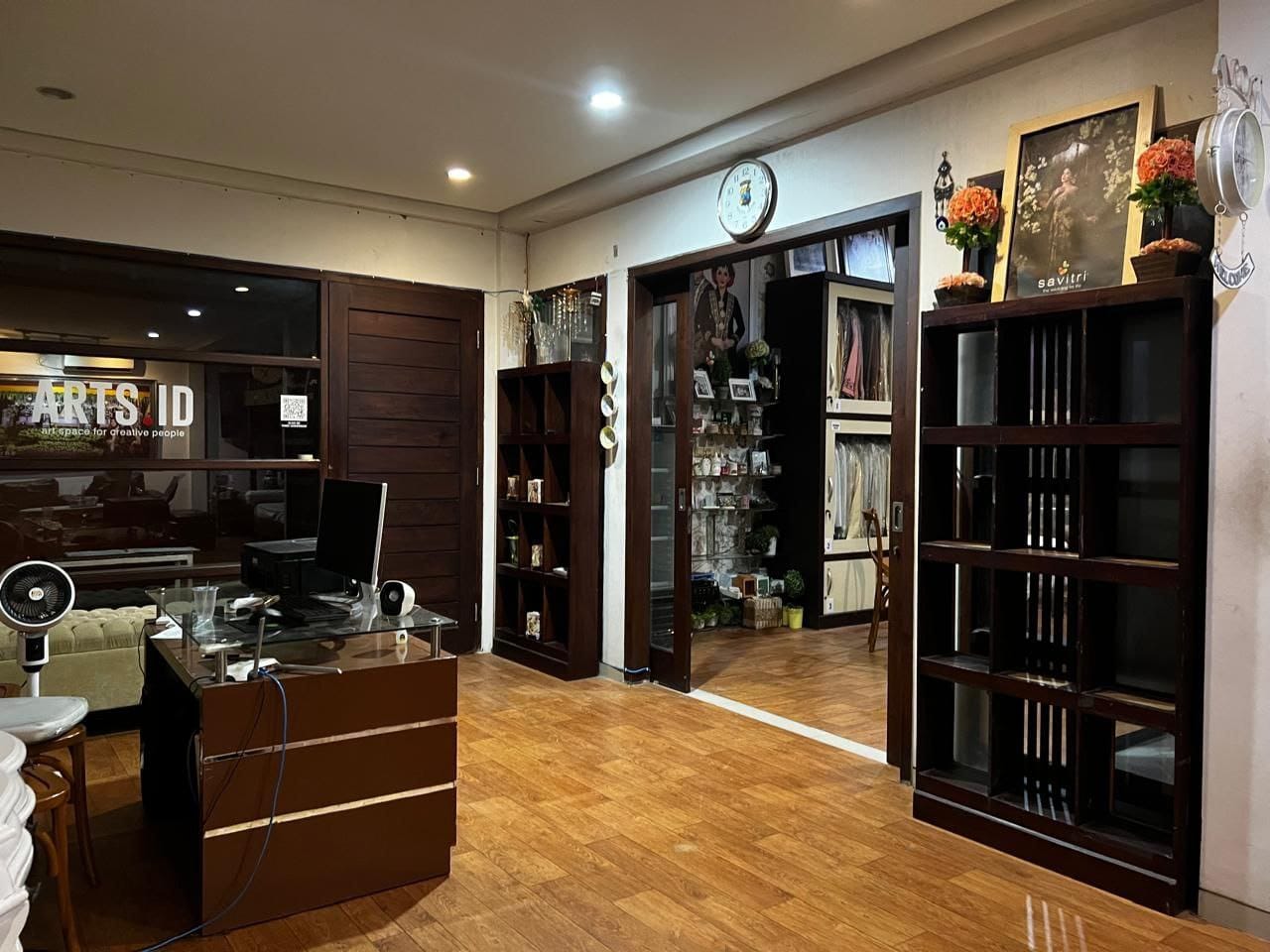 Dijual Rumah Mewah 2 Lantai Jalan Lombok Lokasi Premium Strategis Surabaya Pusat - Thumbnail 5