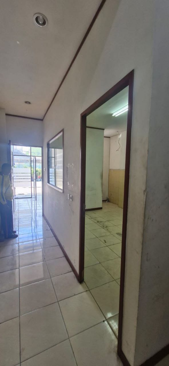 Dijual / Disewakan Ruko 4 Lantai Ex Bank di Tenggilis Lokasi Strategis Surabaya Timur - Thumbnail 4