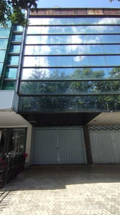 Dijual/disewakan Ruko Komersial Siap Pakai di Yos Sudarso Surabaya Pusat - Image 1
