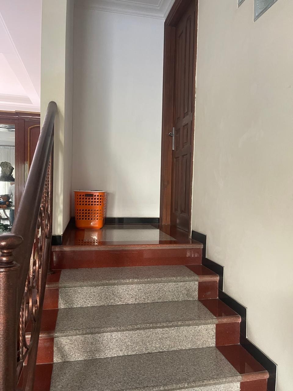 Dijual Rumah Mewah Siap Huni Strategis di Pall Hill Citraland Surabaya Barat - Thumbnail 4