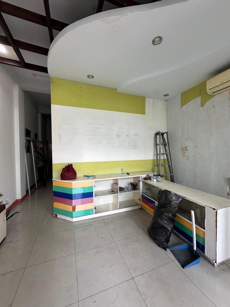 Dijual Rumah Usaha 4 Lantai Raya Menur Lokasi Komersial Strategis Surabaya Timur - Thumbnail 2