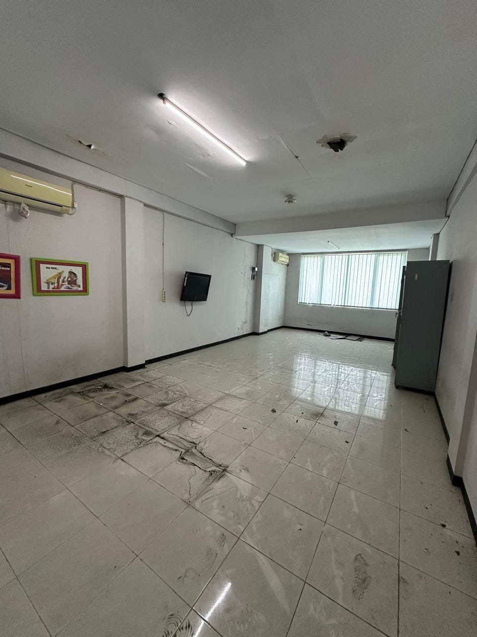 Dijual Rumah Usaha 4 Lantai Raya Menur Lokasi Komersial Strategis Surabaya Timur - Thumbnail 4