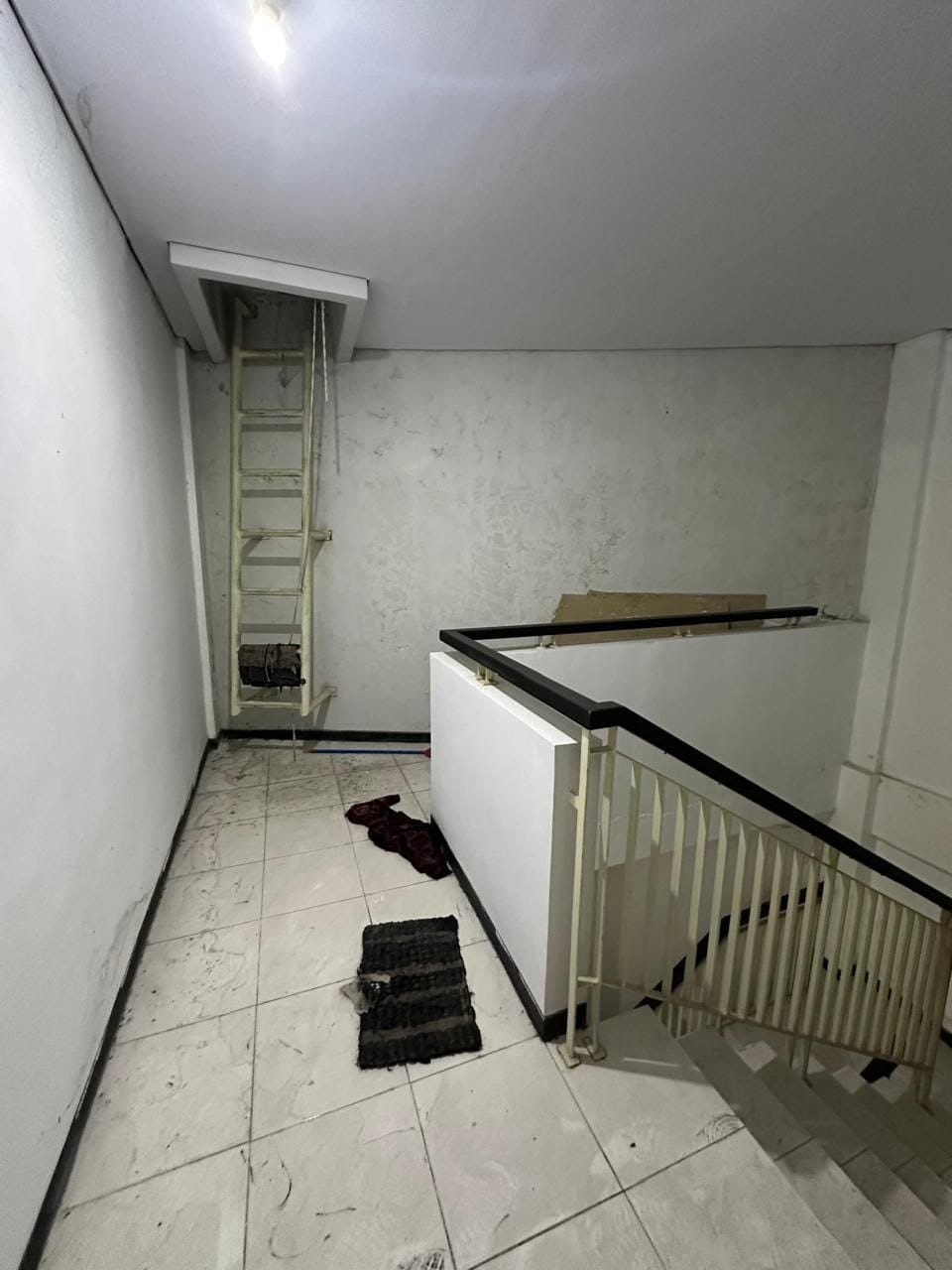 Dijual Rumah Usaha 4 Lantai Raya Menur Lokasi Komersial Strategis Surabaya Timur - Thumbnail 5