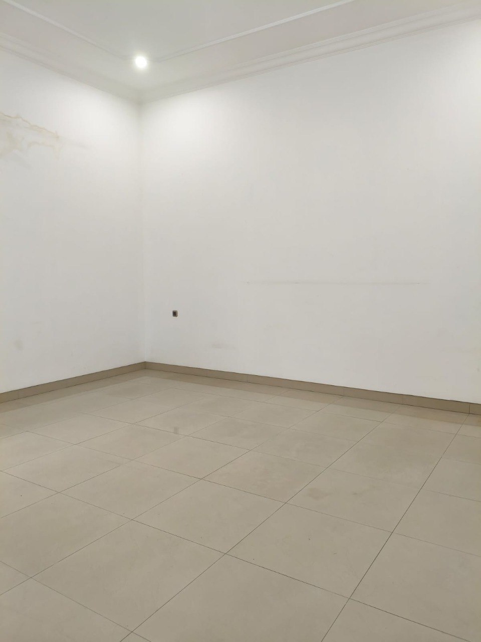 Dijual/Disewakan Rumah Mewah 2 Lantai di Villa Royal Pakuwon City Surabaya Timur - Thumbnail 5