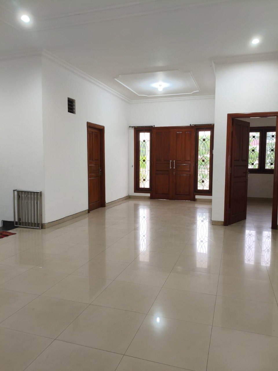 Dijual/Disewakan Rumah Mewah 2 Lantai di Villa Royal Pakuwon City Surabaya Timur - Thumbnail 6